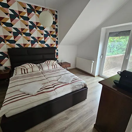 Hilltop Apartment *