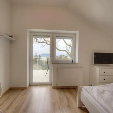 Hilltop Apartment *