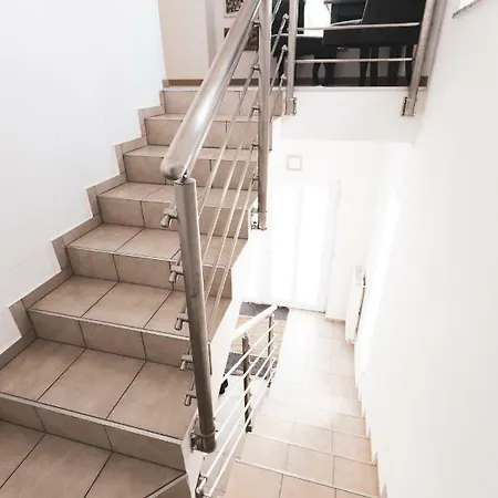 Hilltop Фоньод