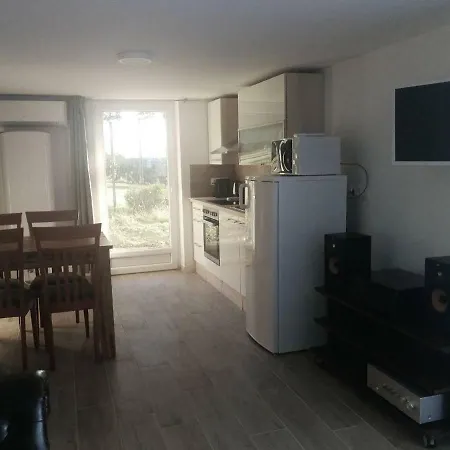 Hilltop Apartamento *