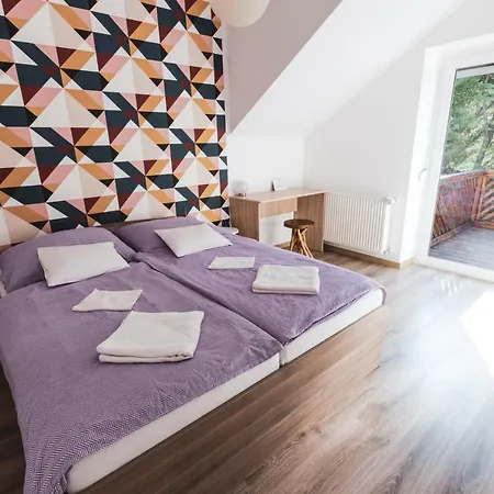 Hilltop Apartment *